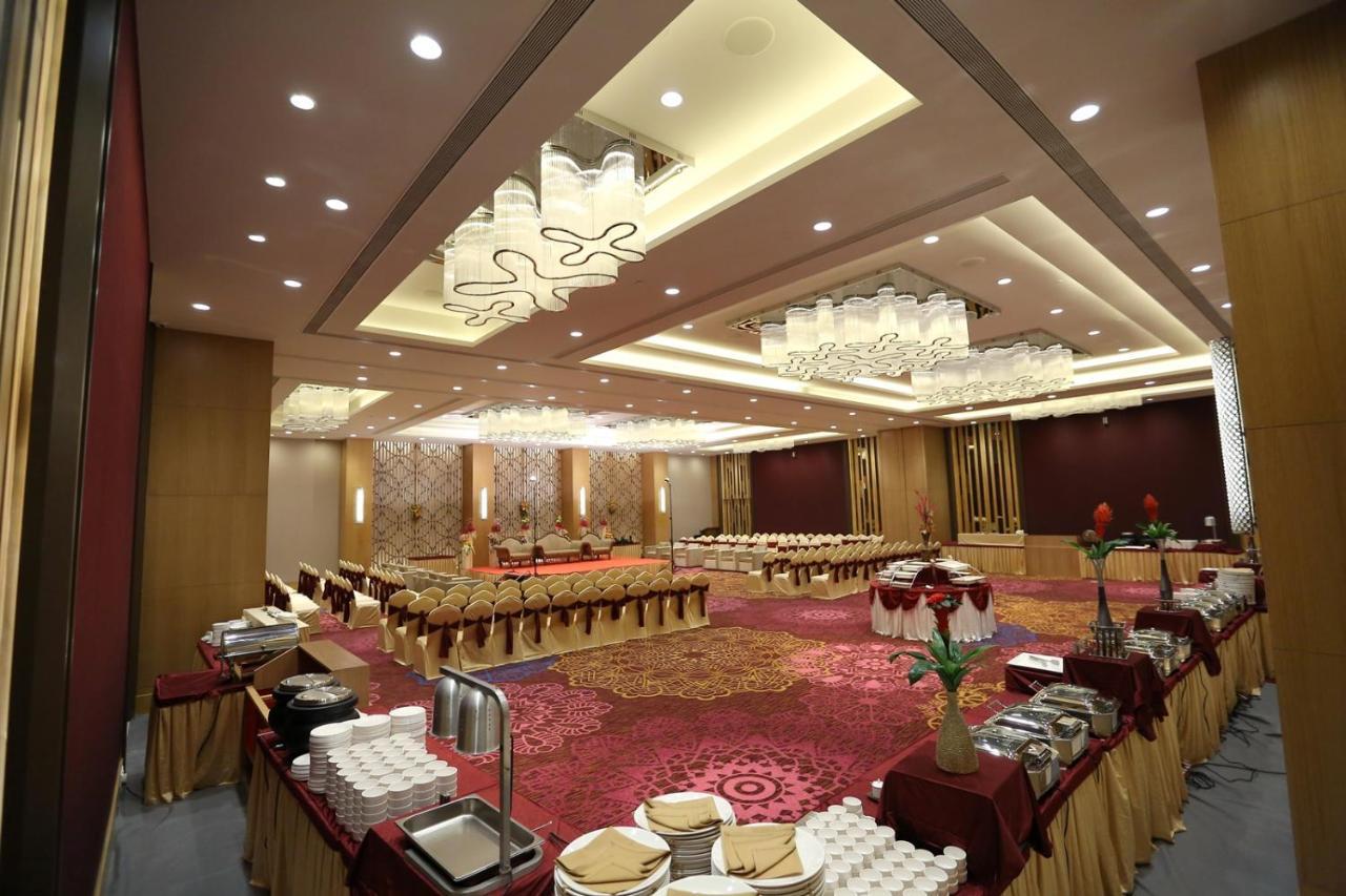 The Imperial Palace Rajkot Εξωτερικό φωτογραφία